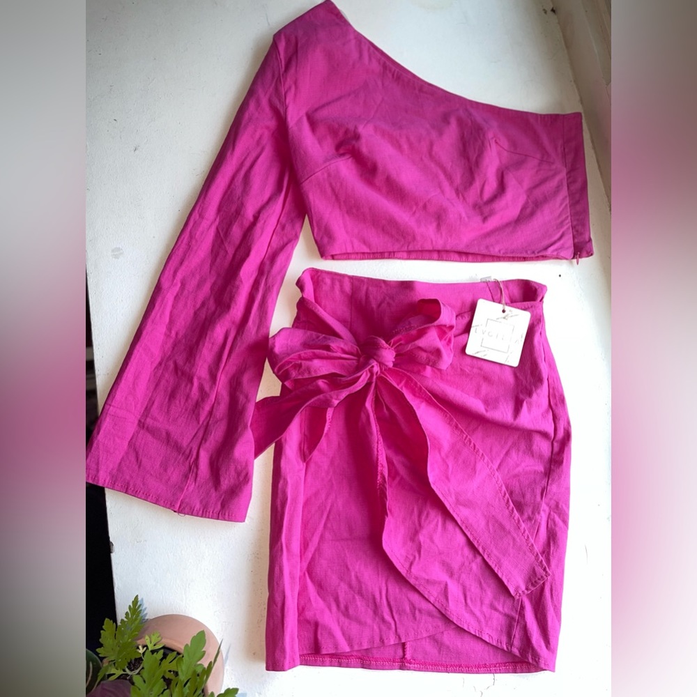 Hot pink, skirt set!